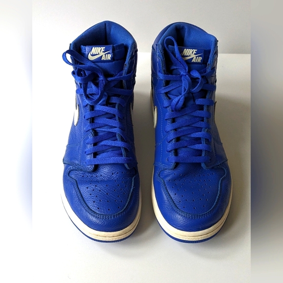 Nike Air Jordan 1 Retro Hyper Royal Sneaker - Picture 2 of 6